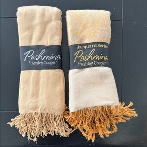 Ashley Cooper Pashmina Jacquard Towels - solid and jacquard pattern (set of 2).